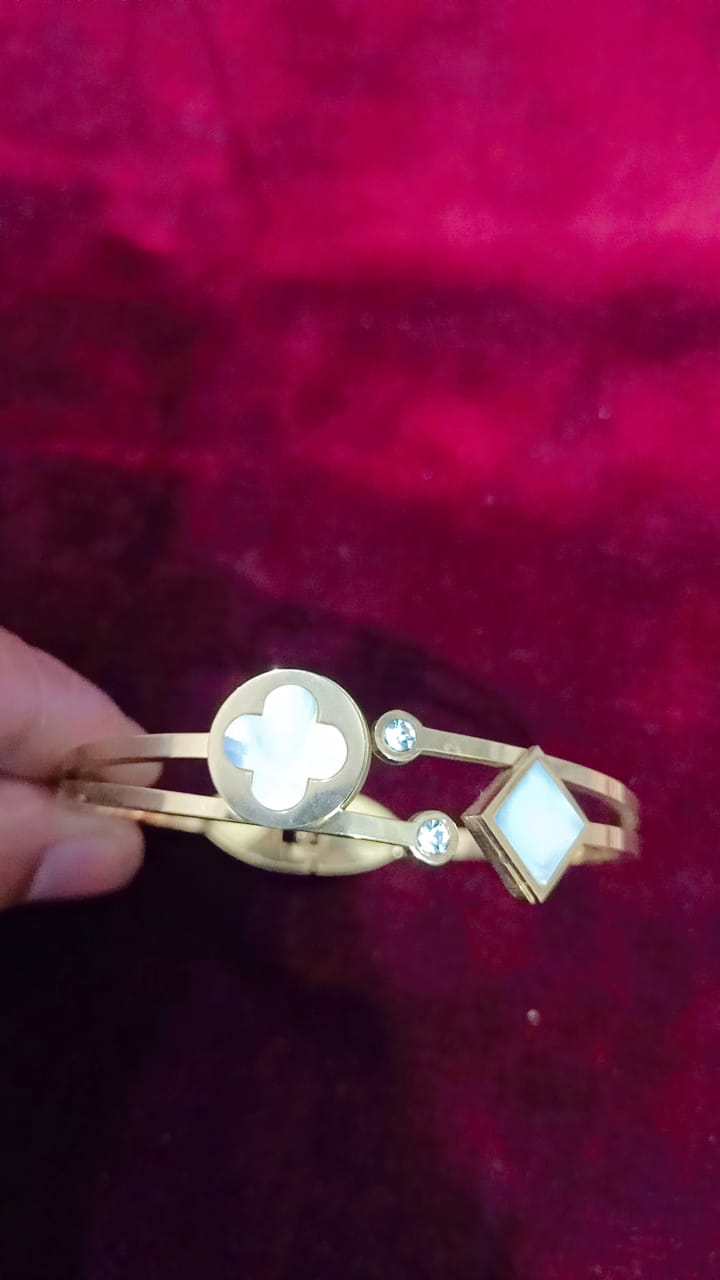 different item jewelary