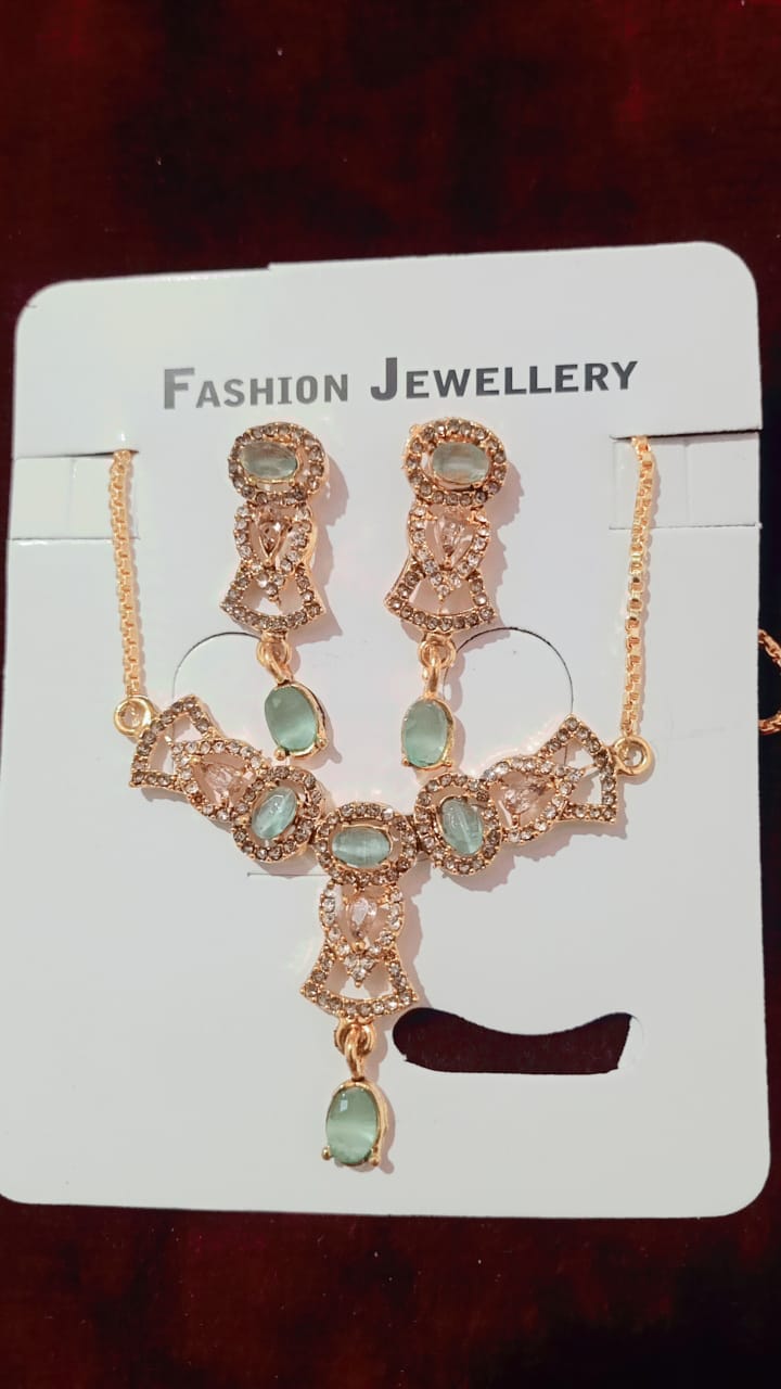 different item jewelary