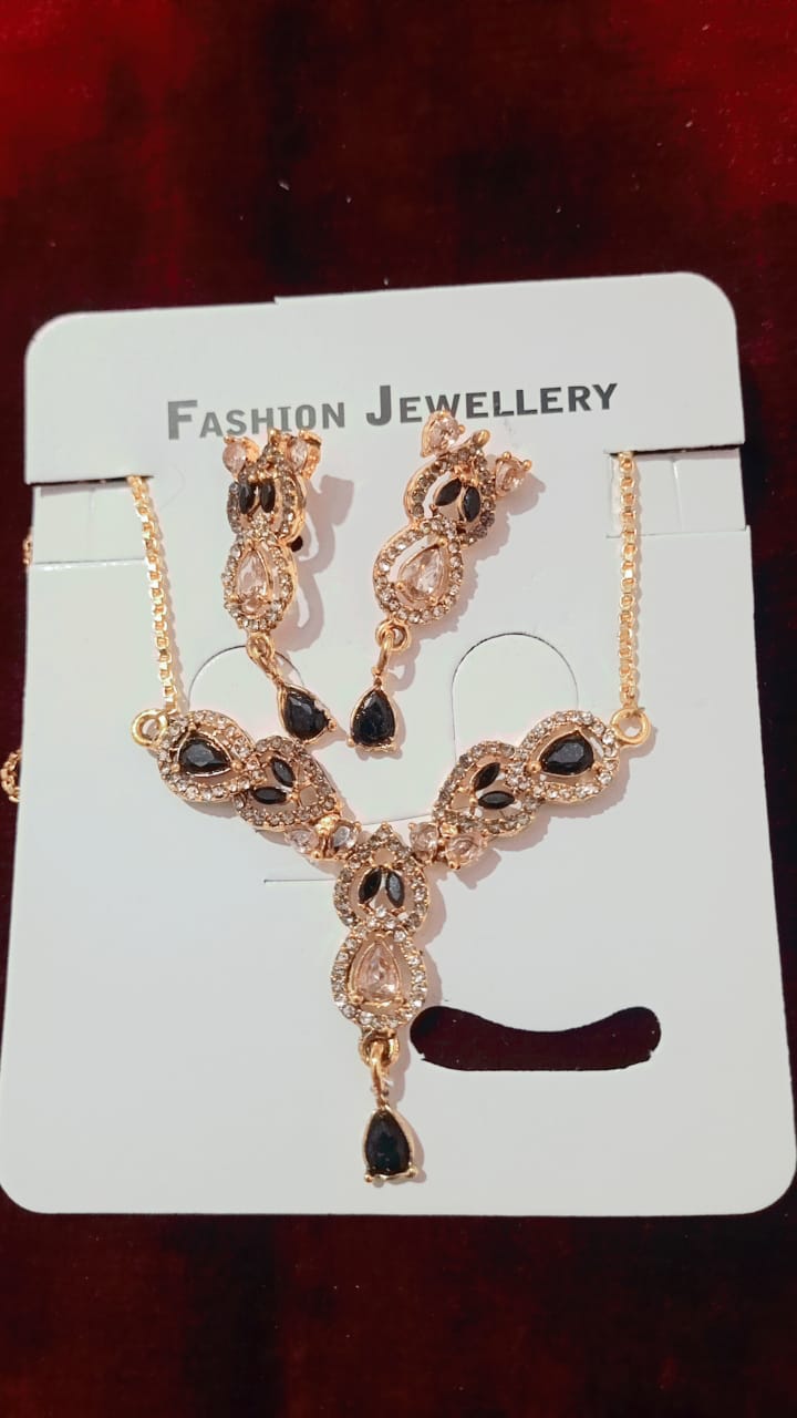 different item jewelary