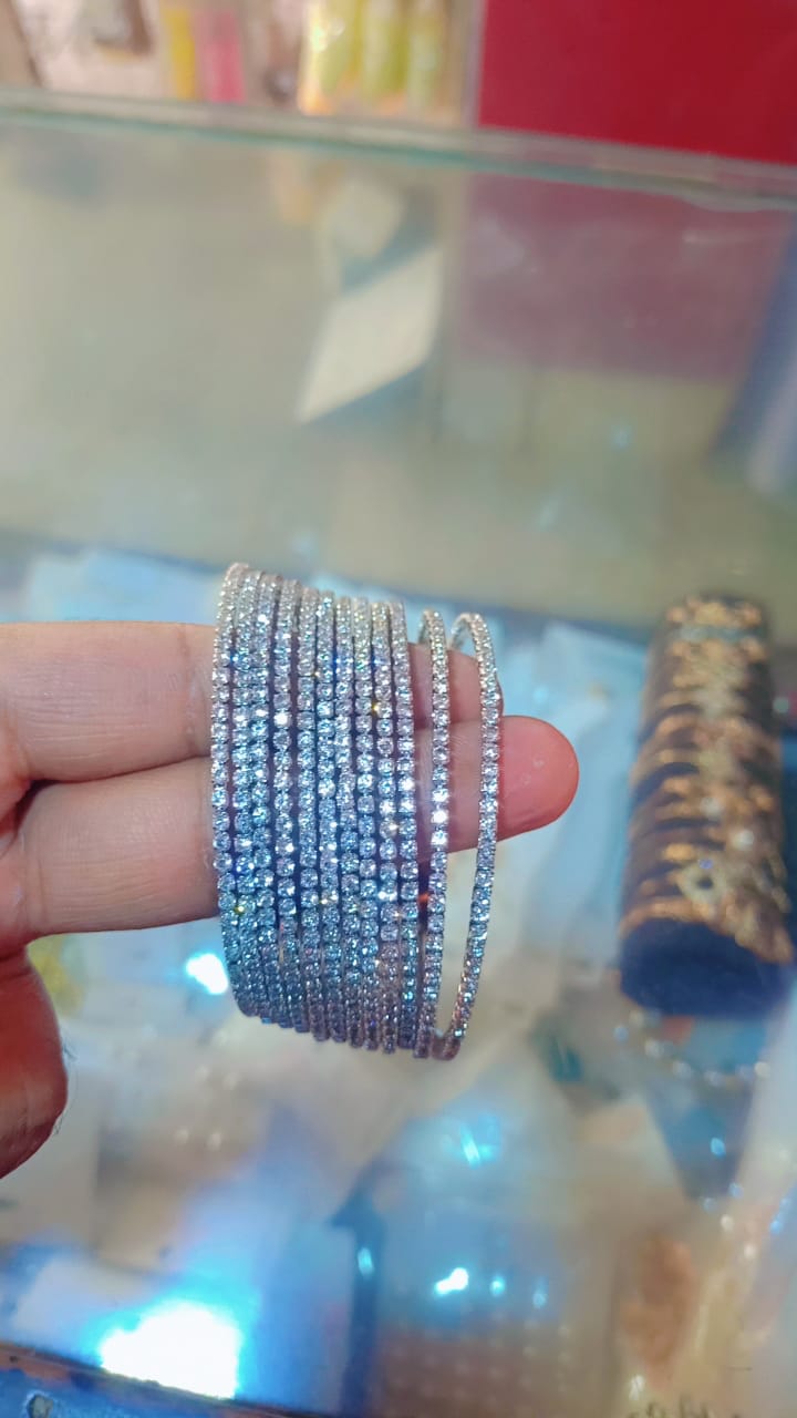 different item jewelary